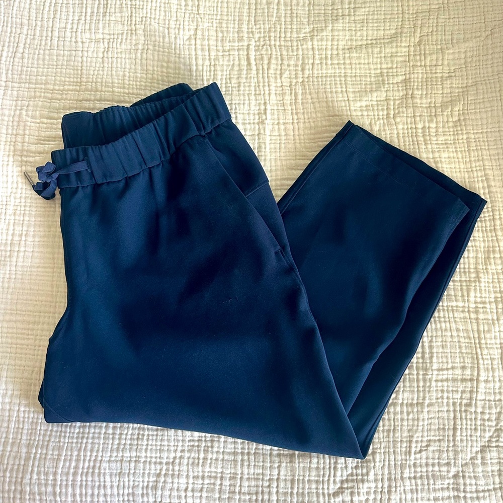 Lululemon On The Fly Travel Pant 23”